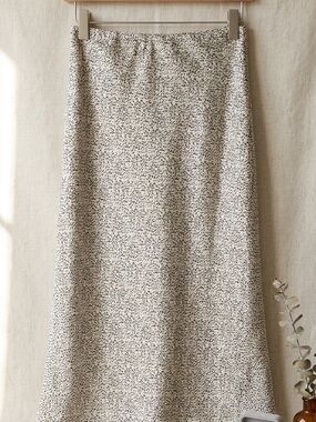 Siena Sky Satin Micro Speckle MIDI Slip Skirt. Size Small. Black and White